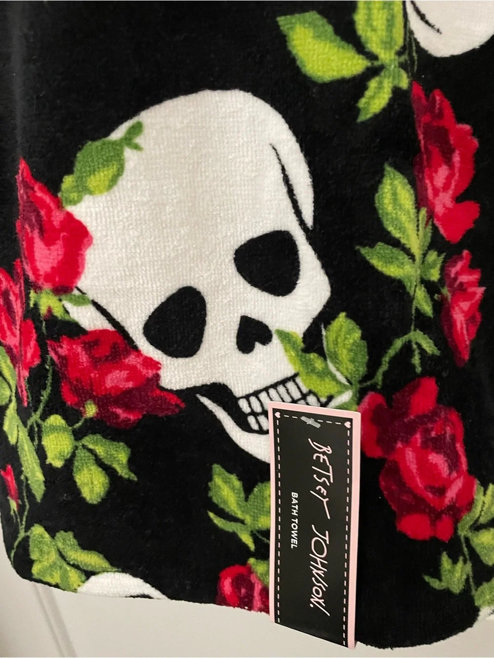 Betsey Johnson Bold Black Skull & Roses Print Bath Towel